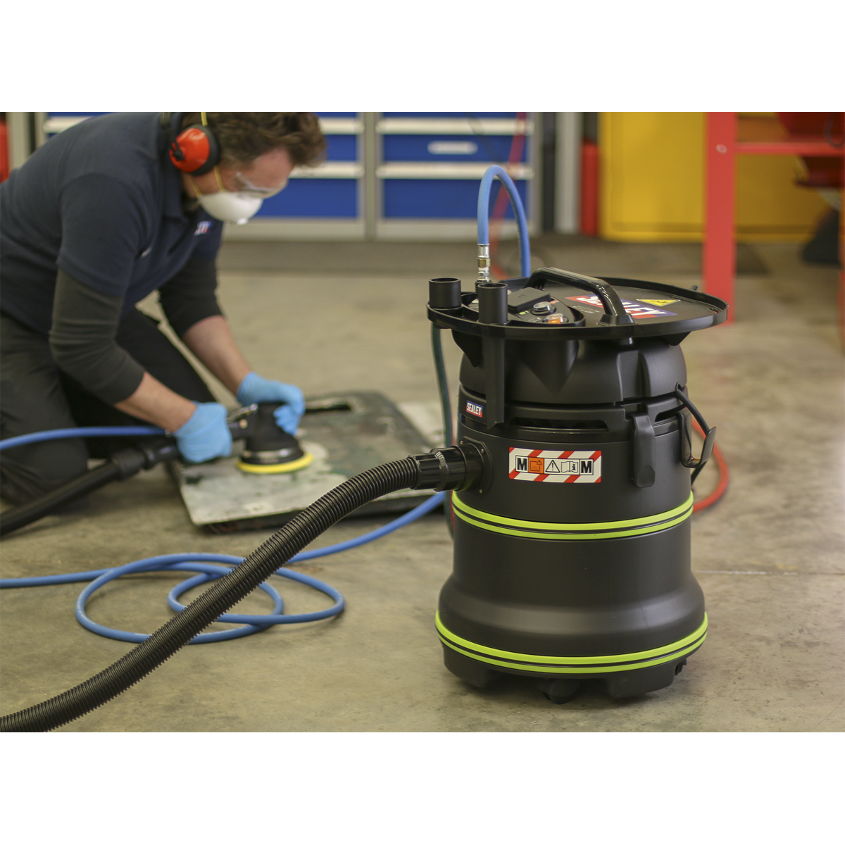 M Class Dust-Free Industrial Wet & Dry Vacuum Cleaner 35L with Autostart (Factory Refurbished B)