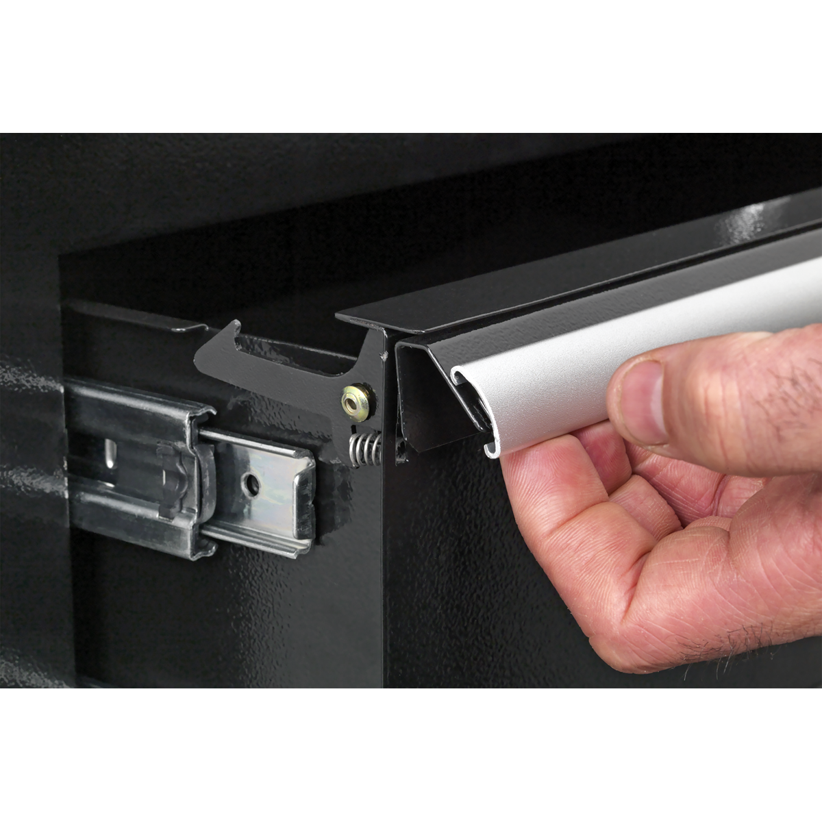 Premier™ Heavy-Duty Rollcab 675mm, 6 Drawer, Black (PTB67506) (Factory Refurbished B)