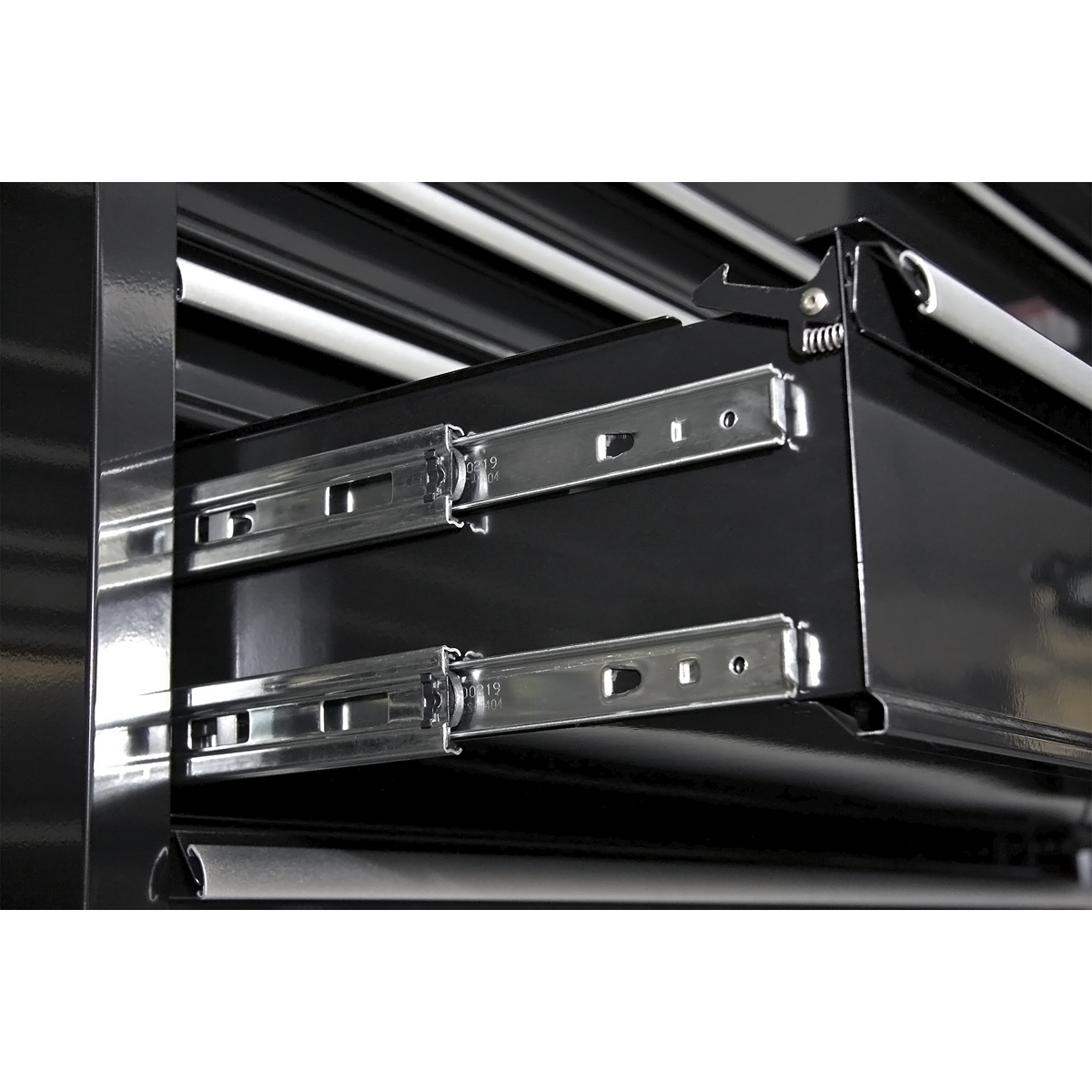 Premier™ Heavy-Duty Rollcab 675mm, 6 Drawer, Black (PTB67506) (Factory Refurbished B)