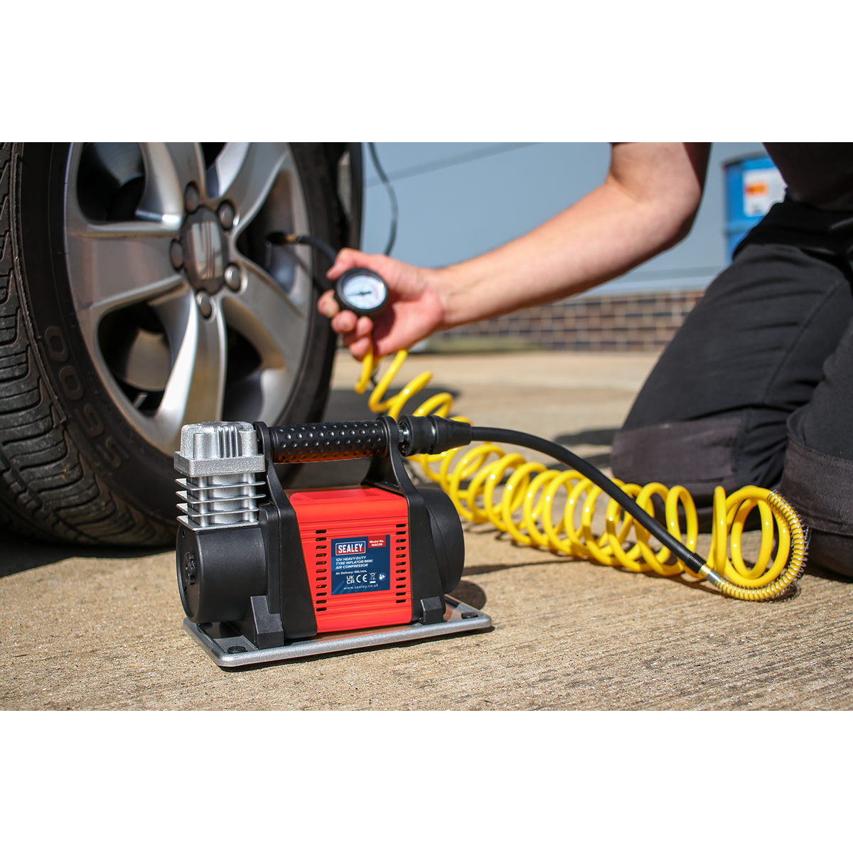 Heavy-Duty Tyre Inflator/Mini Air Compressor 12V (Factory Refurbished A)