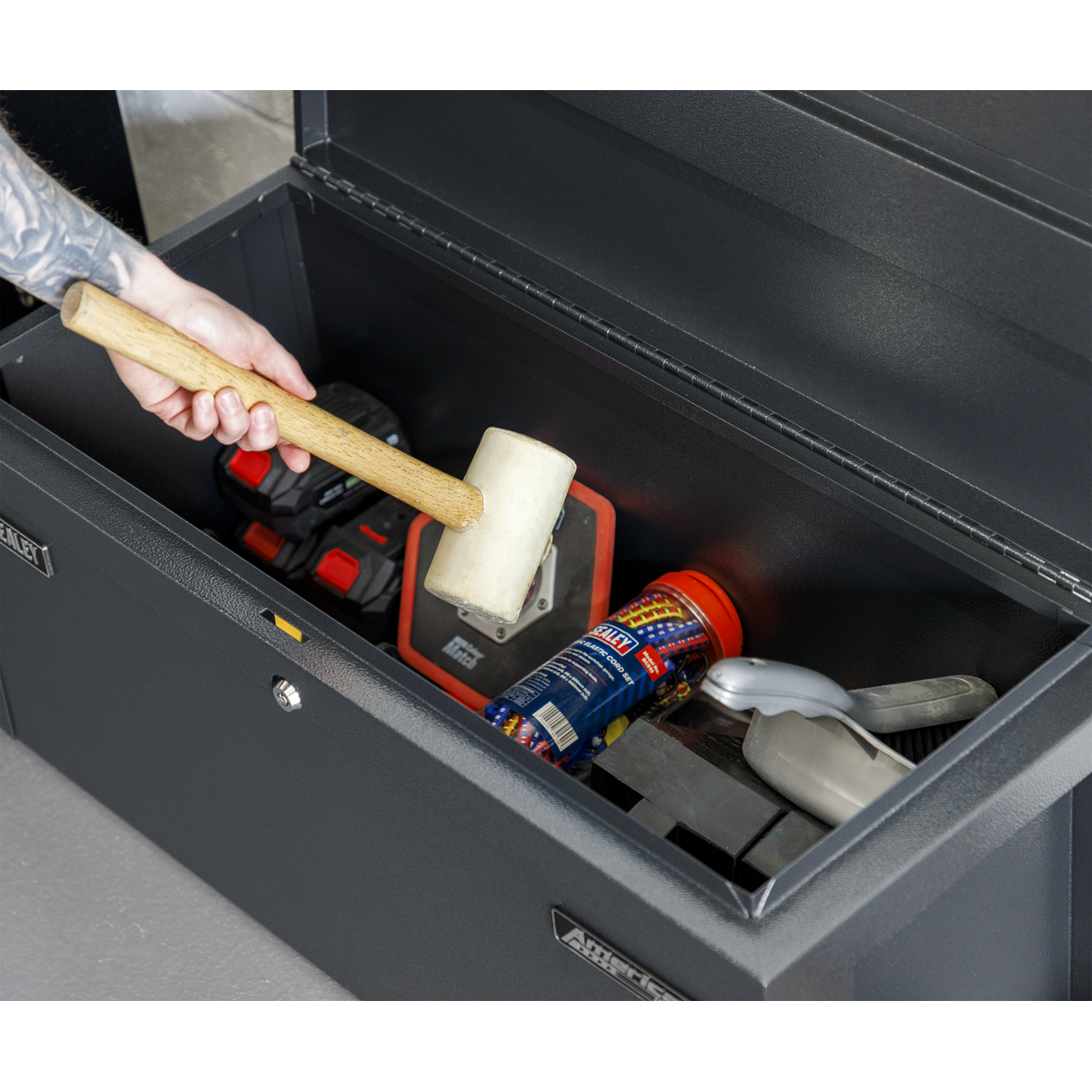 American PRO® Steel Storage Chest 765 x 350 x 320mm (Factory Refurbished B)