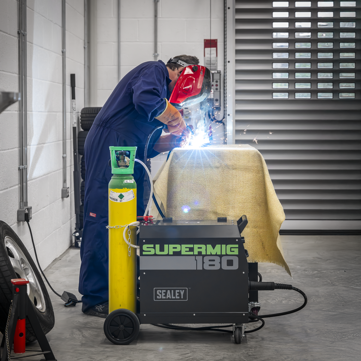 Professional Gas/Gasless MIG Welder with Euro Torch, 180A (SUPERMIG180) (Factory Refurbished C)